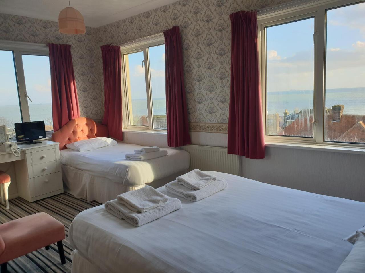 The Wight Bay Hotel - Isle Of Wight Сандаун Екстер'єр фото
